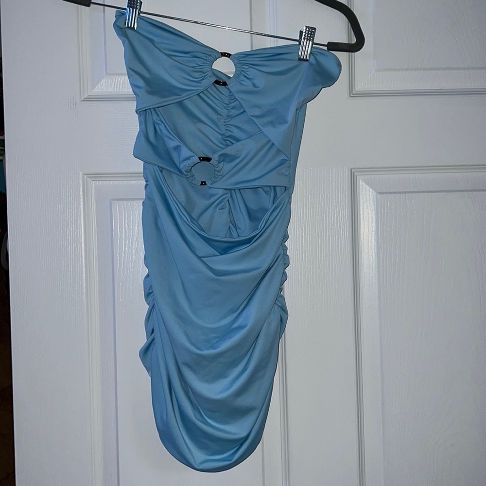 Baby blue ruched strapless going out dress 🪼 worn once size small